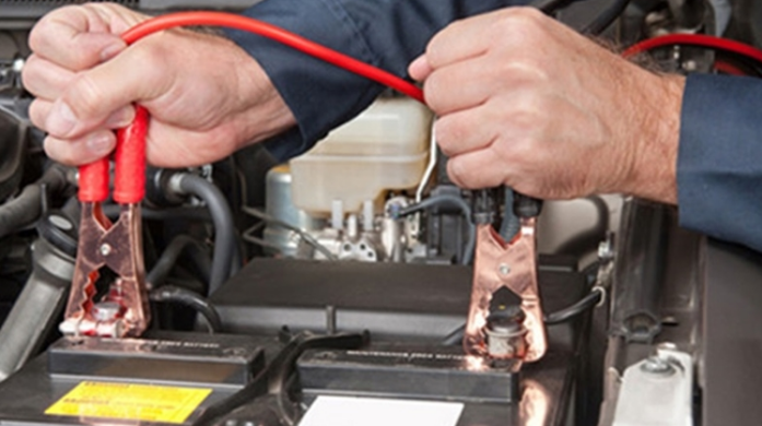 <div class="CjVfdc" style="text-align: center;"><span style="font-size: 14pt;"><strong><span class="C9DxTc ">Kích ắc quy ô tô</span></strong></span></div>
<h2 id="h.7rr5sfiyxz2f_l" class="zfr3Q JYVBee CDt4Ke " dir="ltr"></h2>